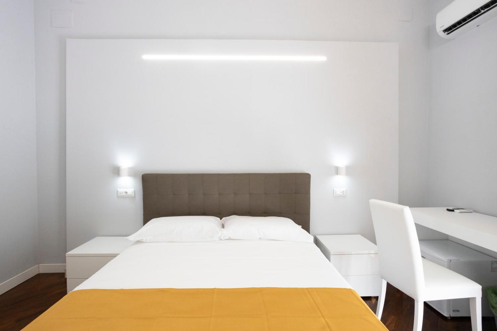 La Chambre Duomo Neapol Zewnętrze zdjęcie