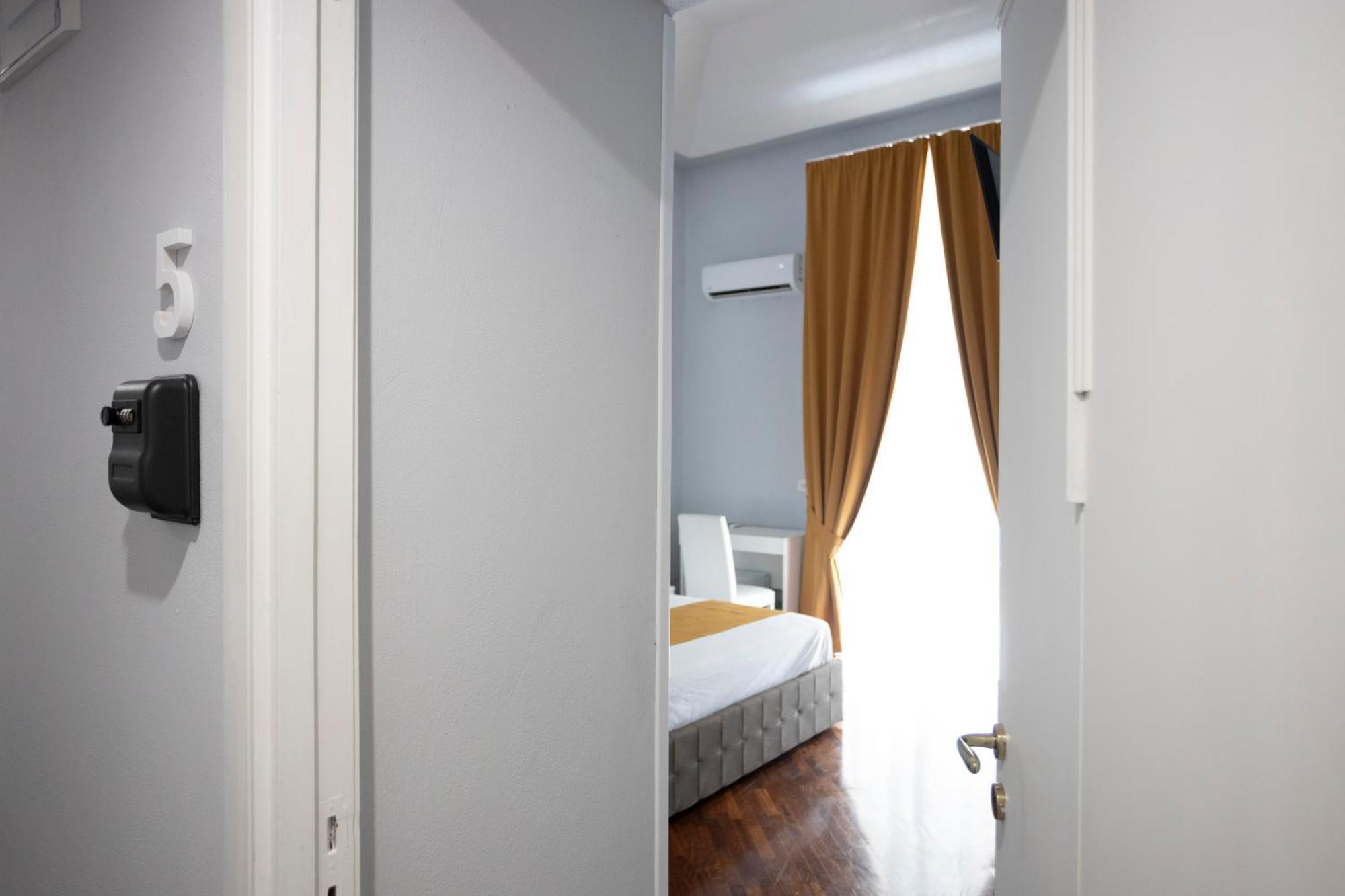 La Chambre Duomo Neapol Zewnętrze zdjęcie